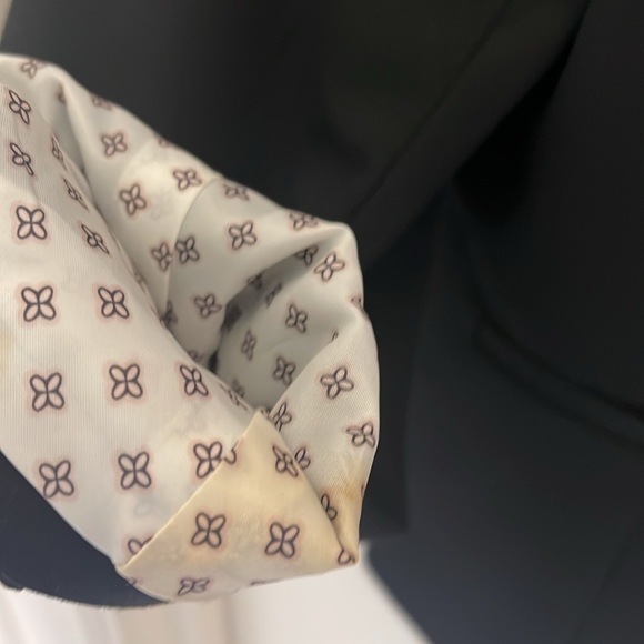 Black Ann Taylor jacket - Picture 6 of 9